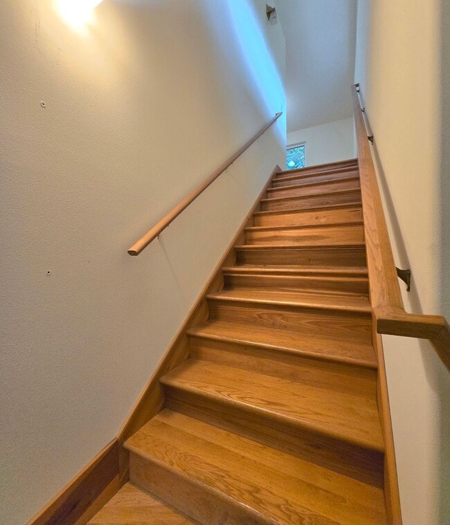 Building Photo - 2 Bedroom, 2 Bathroom Home For Rent in the...
