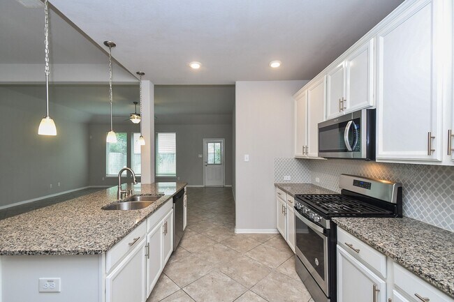 Building Photo - 18522 Hayden Pond Dr