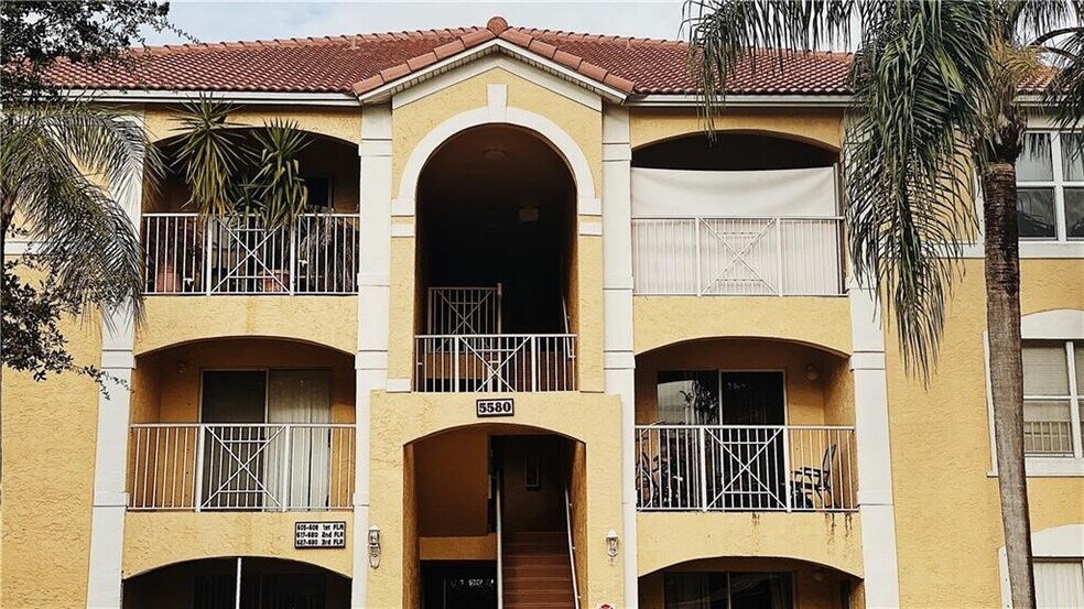 Primary Photo - 5580 NW 61st St
