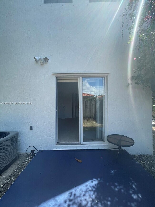 Building Photo - 3421 SW 25th St