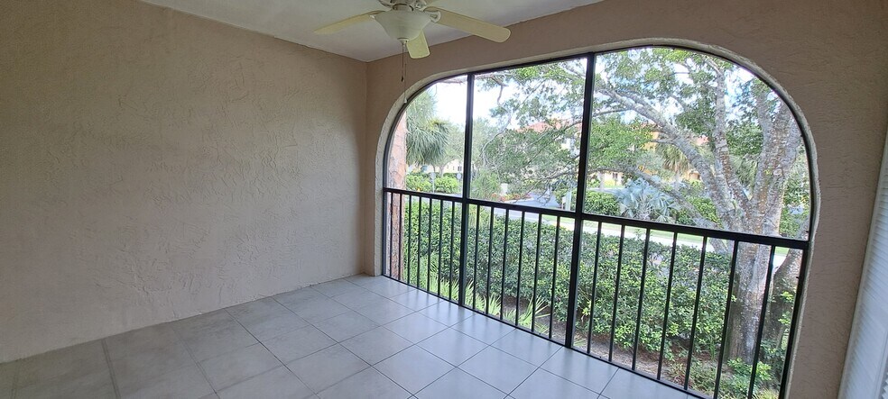 Lanai - 10011 Maddox Ln
