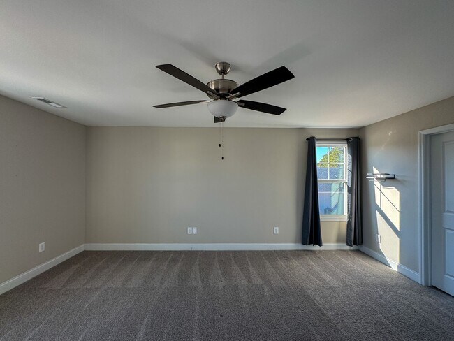 Building Photo - Beautiful 4 Bed 3 Bath Home with Bonus Room