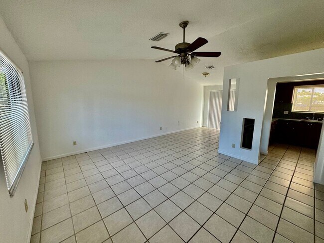 Building Photo - 3220 N 73rd Ter