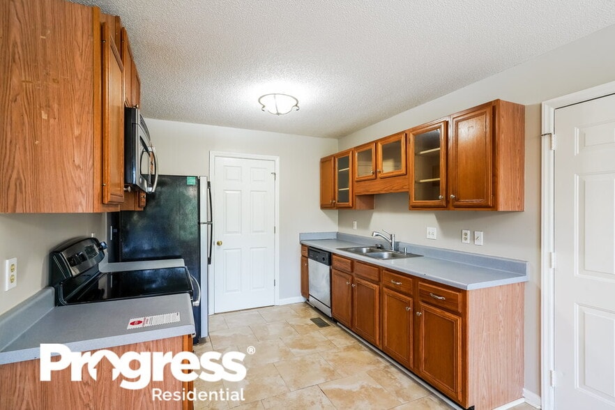 Building Photo - 206 Sierra Dr