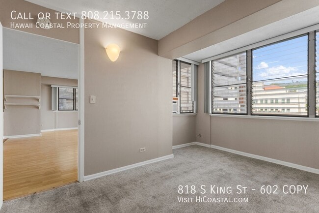 Building Photo - 818 S King St