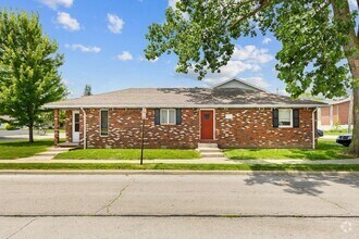 Building Photo - Bev House - 4 Bedroom, 1.5 Bath House - Av...