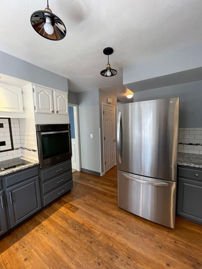 Building Photo - Beautiful 3 bed 2 bath - pets allowed! ***...