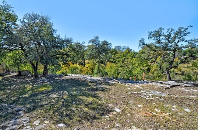 Building Photo - 108 Hub Dr