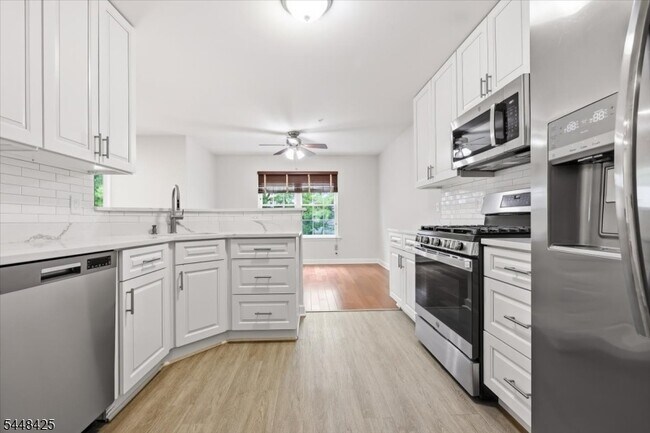 Building Photo - 604 Knollwood Ct