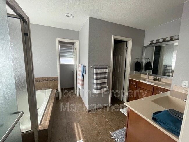 Building Photo - 4845 Seton Pl