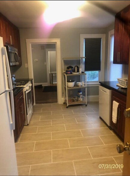 Building Photo - 53 Carman St