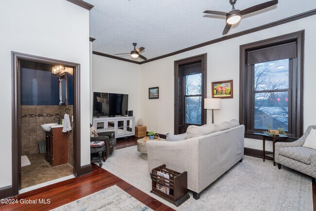 Building Photo - 1 Spring St