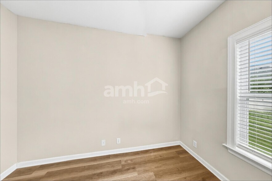 Building Photo - 3006 Stow Xing