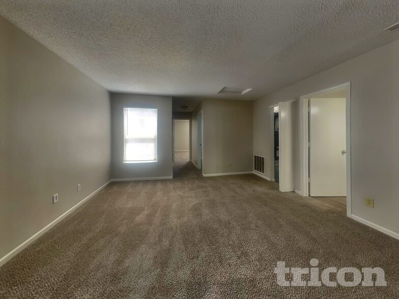 Building Photo - 2426 Black Antler Ct