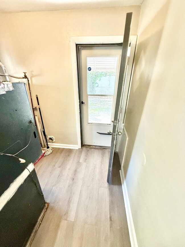 Building Photo - ***Renovated 3 Bedroom Ranch*Near Casino & Naval Hospital & Shipyard