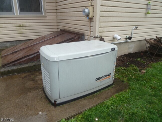 Building Photo - 72 Kennedy Rd