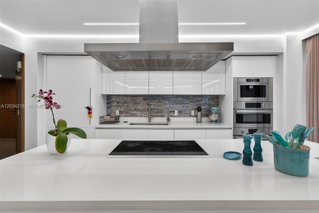 Building Photo - 300 Sunny Isles Blvd