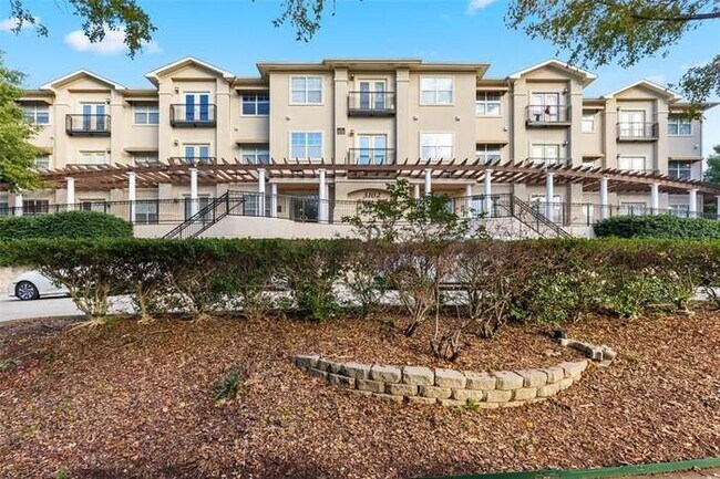 Building Photo - 3102 Kings Rd