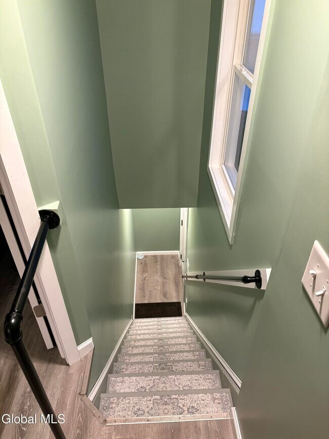 Building Photo - 61 Beekman St