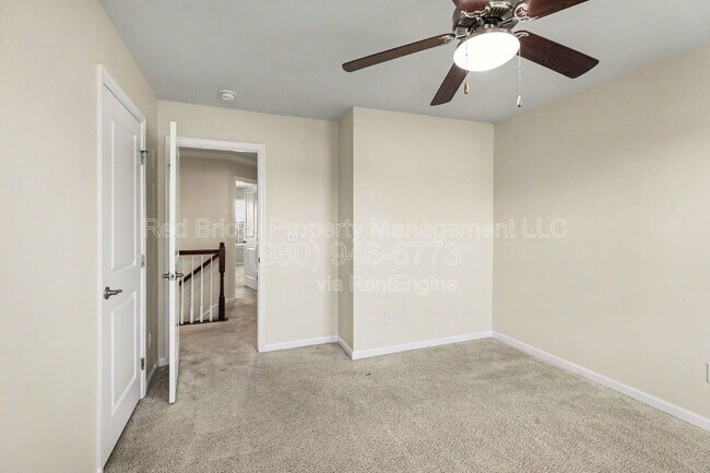 Building Photo - 11007 Discovery Dr NW