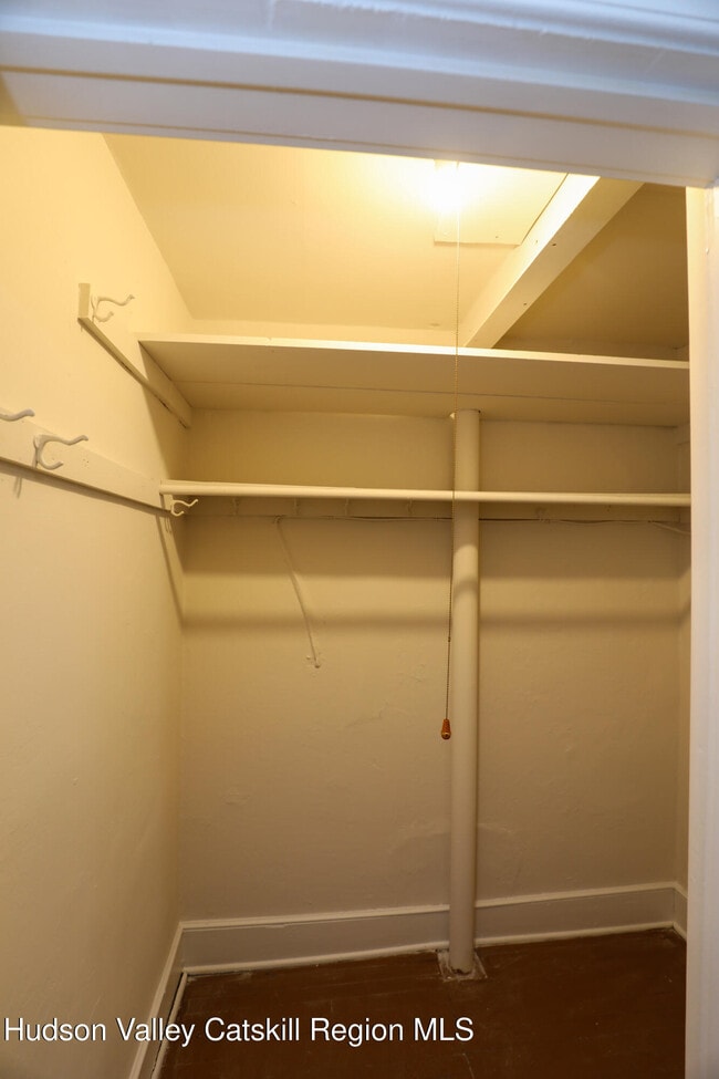 Building Photo - 16 John St