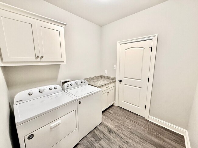 Building Photo - Spacious 3BR Corner-Lot Home in Reserve at Conway