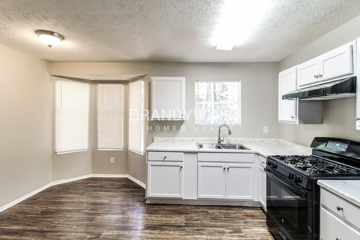 Building Photo - 5551 Downs Way