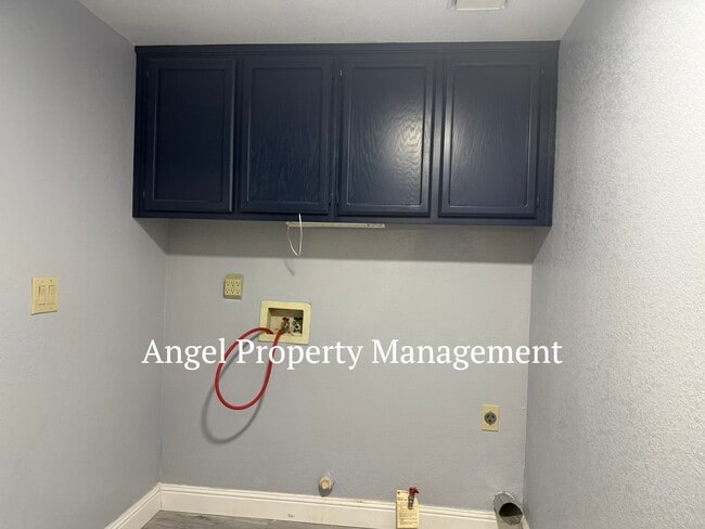 Building Photo - 9131 Brienne Way