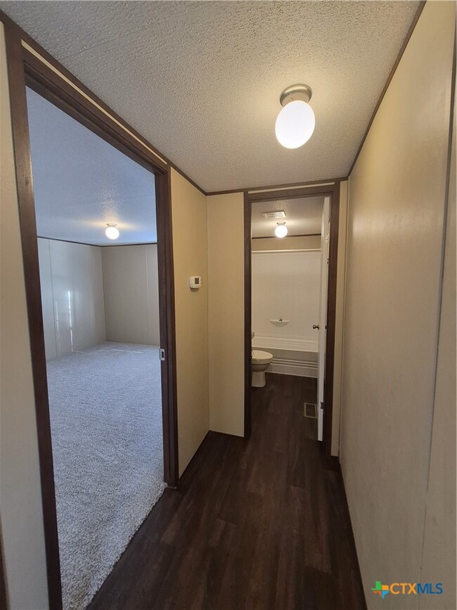 Building Photo - 1911 Wald Rd