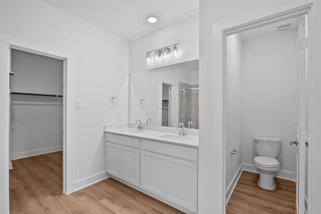 Building Photo - 31915 Splendor Dr
