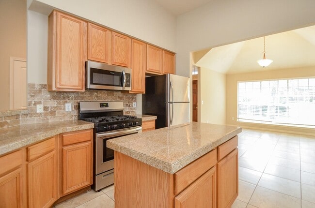 Building Photo - 102 N Holly Laurel Cir