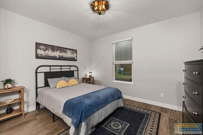 Building Photo - 124 Torrey Pines Dr