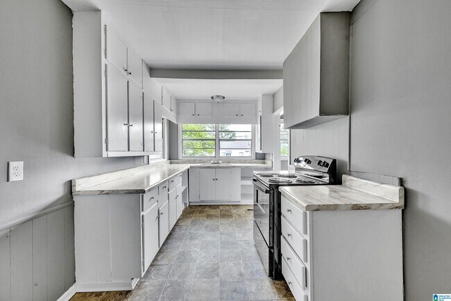 Building Photo - 5505 Court O