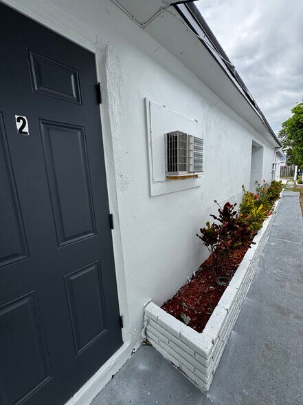 Primary Photo - 225 N F St