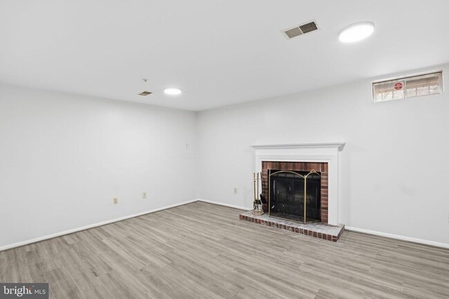 Building Photo - 10718 Kitchener Ct