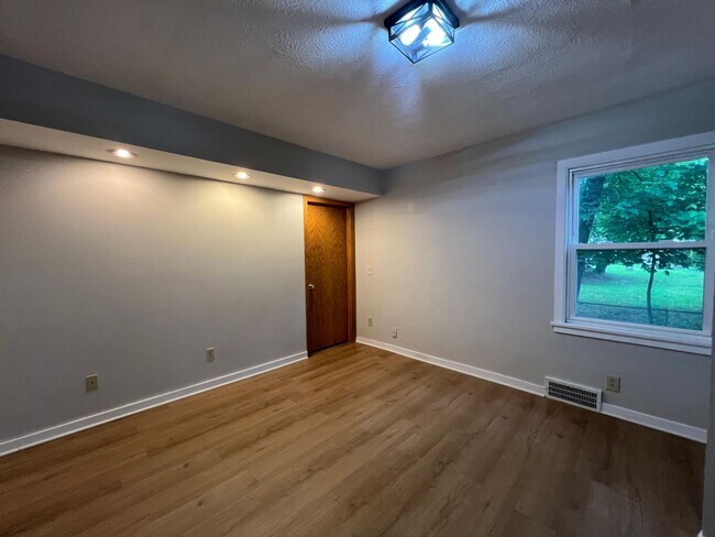 Building Photo - 6170 Mentor Park Blvd