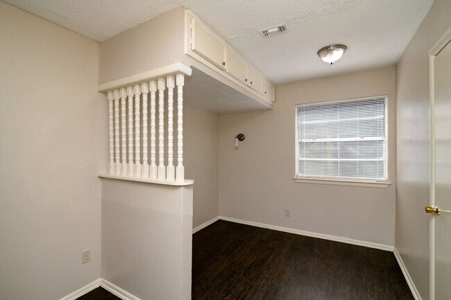 Building Photo - 5302 Wonder Dr