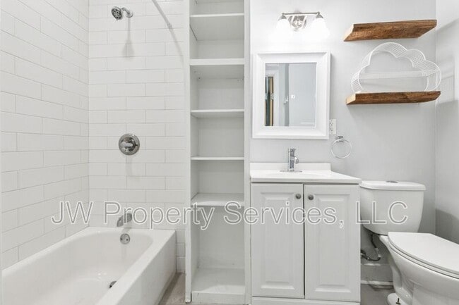 Building Photo - 3701 Derbigny St