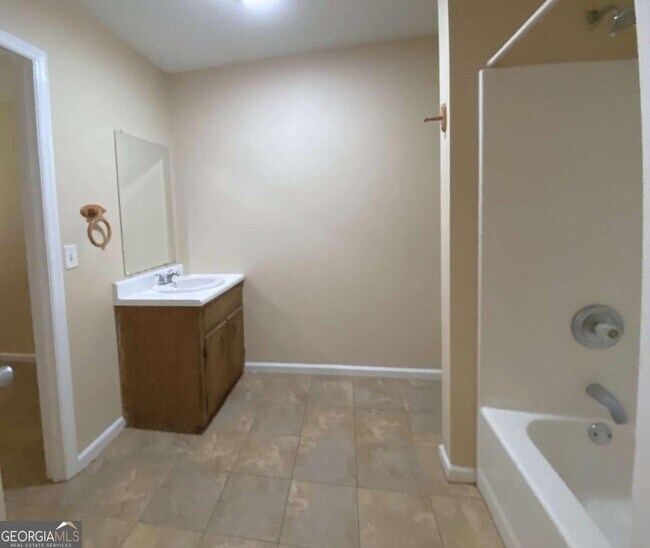 Building Photo - 200 West St