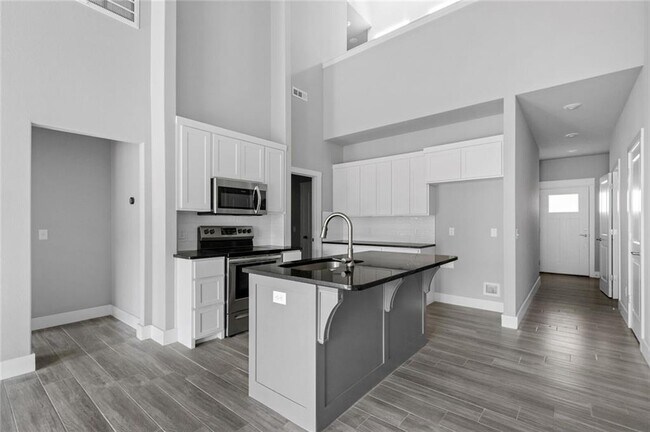 Building Photo - 657 Sun Meadows Loop