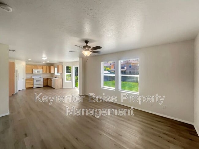 Building Photo - 3120 Cascadia St