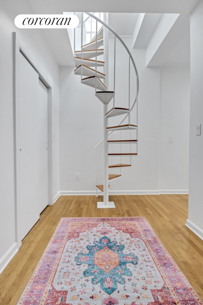 Building Photo - 404 15th St