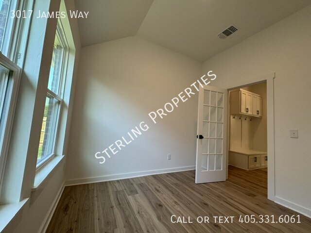 Building Photo - 3017 James Way