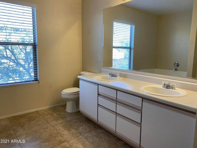 Building Photo - 7500 E Deer Valley Rd