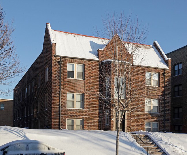 Building Photo - Brownstone on Grand