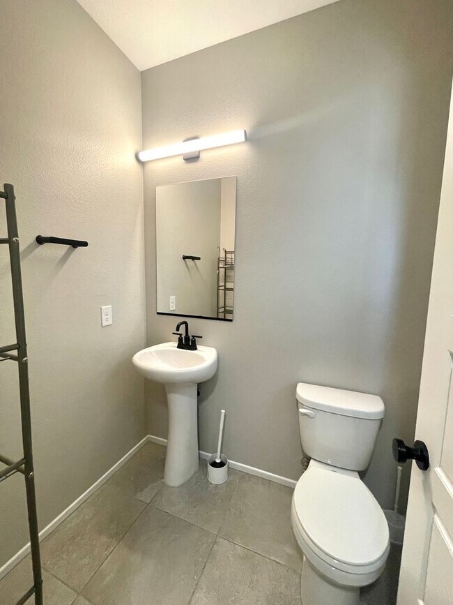 Building Photo - Beautiful Home in Valley Vista Available S...
