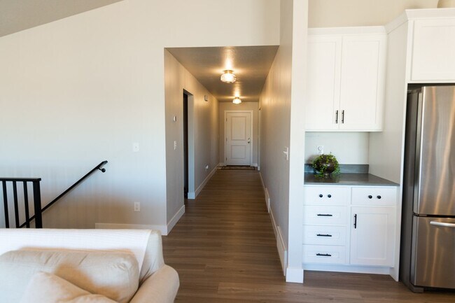 Building Photo - 2823 E Clarkstone Dr