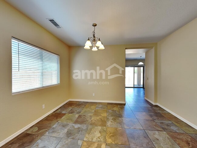 Building Photo - 9318 N 186th Ln