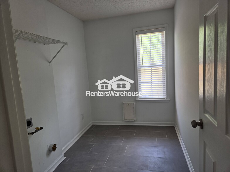 Building Photo - 2580 Alvecot Cir SE