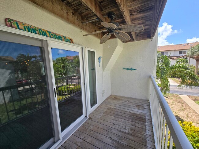Building Photo - 346 Madeira Cir
